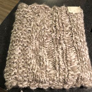 Wool scarf NWT